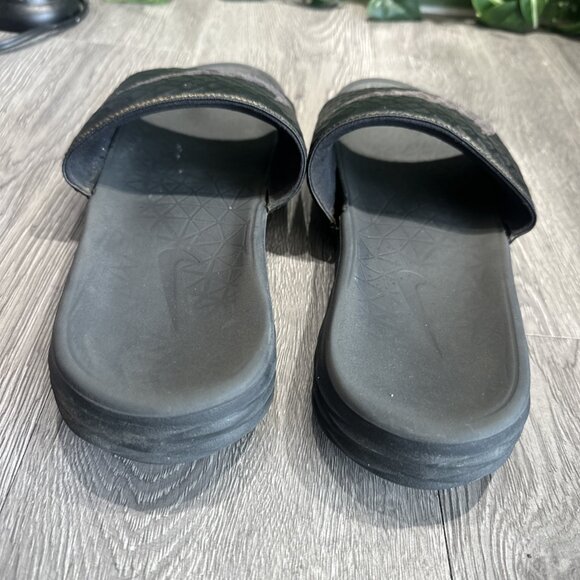 Nike Benassi Solarsoft Sandals Slides Size 9 Black Slippers On 705474-091 READ main image 5